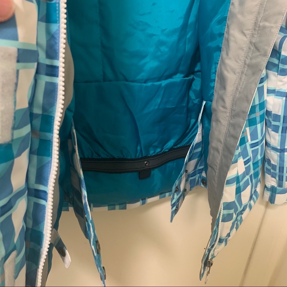 New Roxy Snowboarding Jacket - Picture 4 of 9